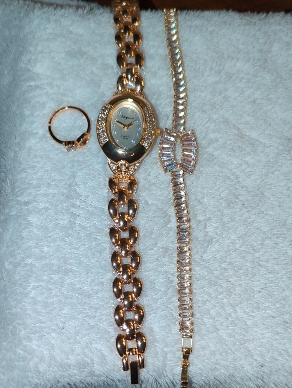 Three Piece Set,Elegant Rose Gold Women's Bracelet Watch with Crystal Ring.